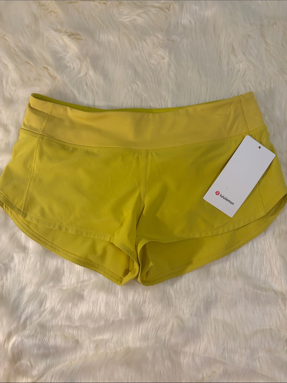 lululemon athletica speed up low rise 2.5 inseam Women's Running Shorts Size 8